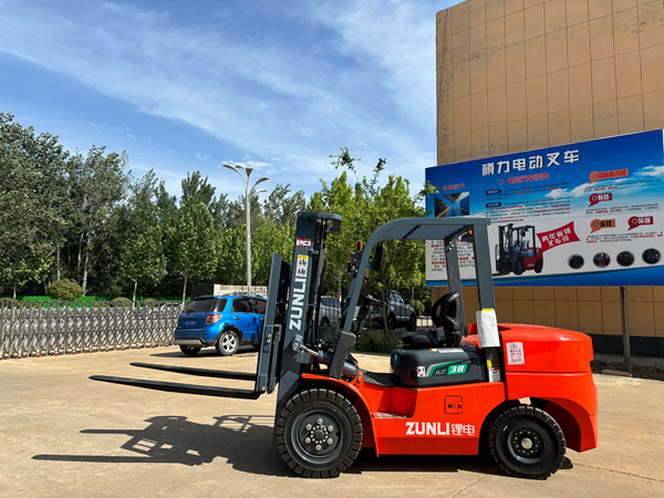 電動叉車生產(chǎn)制造廠家